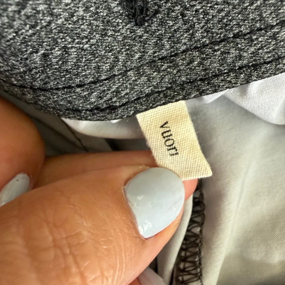 Vuori Mens V-Cycled Performance Board Shorts Grey Blue Striped Size M 7.5 Inseam